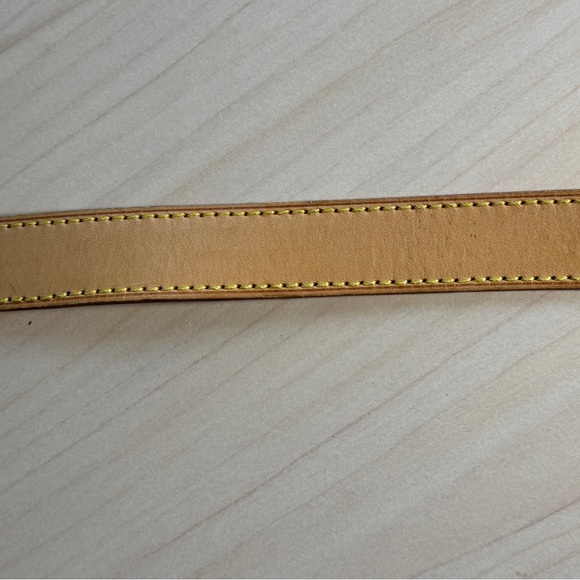 LOUIS VUITTON LEATHER STRAP, crossbody/shoulder, with vintage LV dustbag - Picture 3 of 7